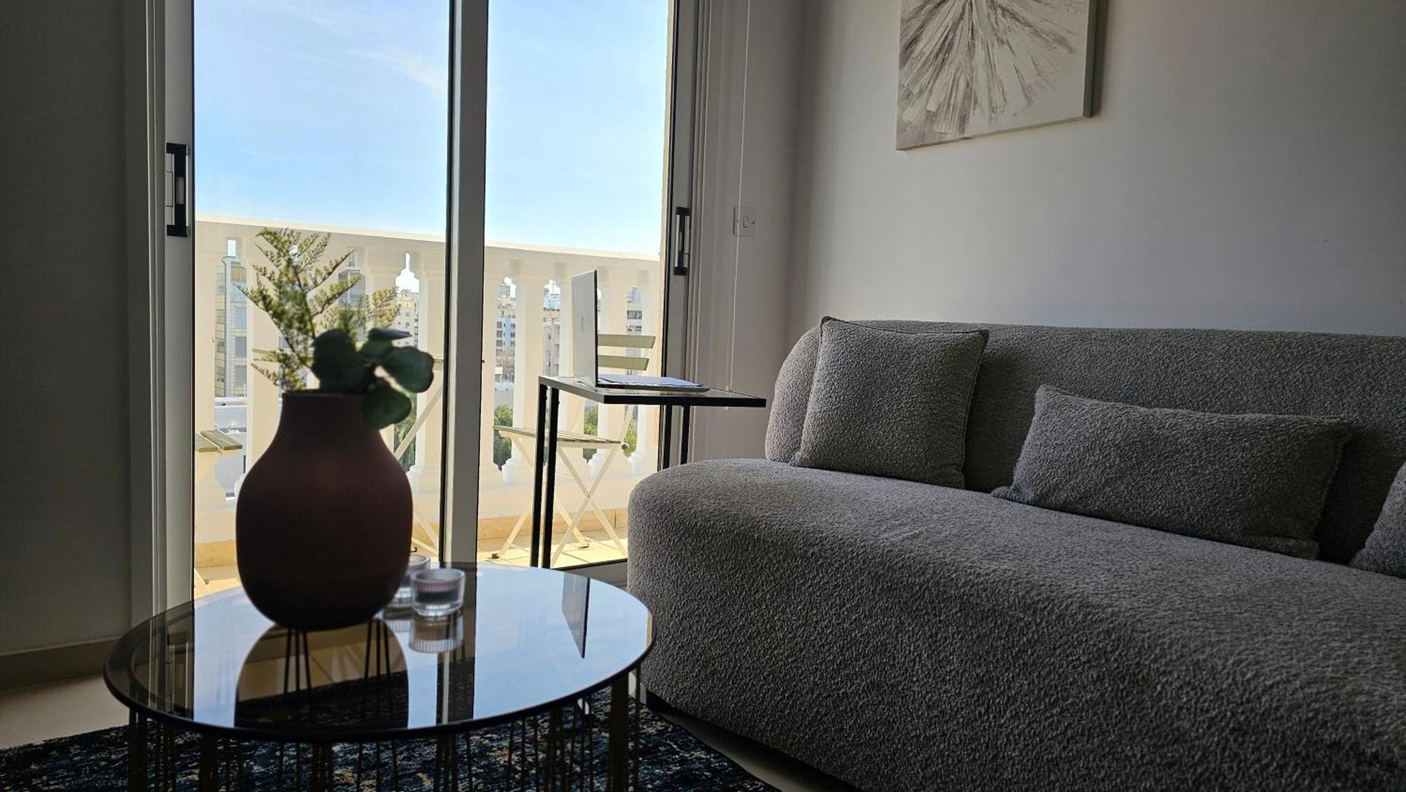 Stay Cosmo City Suites 니코시아 외부 사진