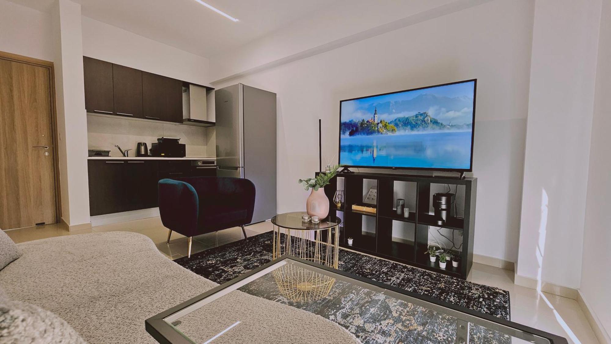 Stay Cosmo City Suites 니코시아 외부 사진