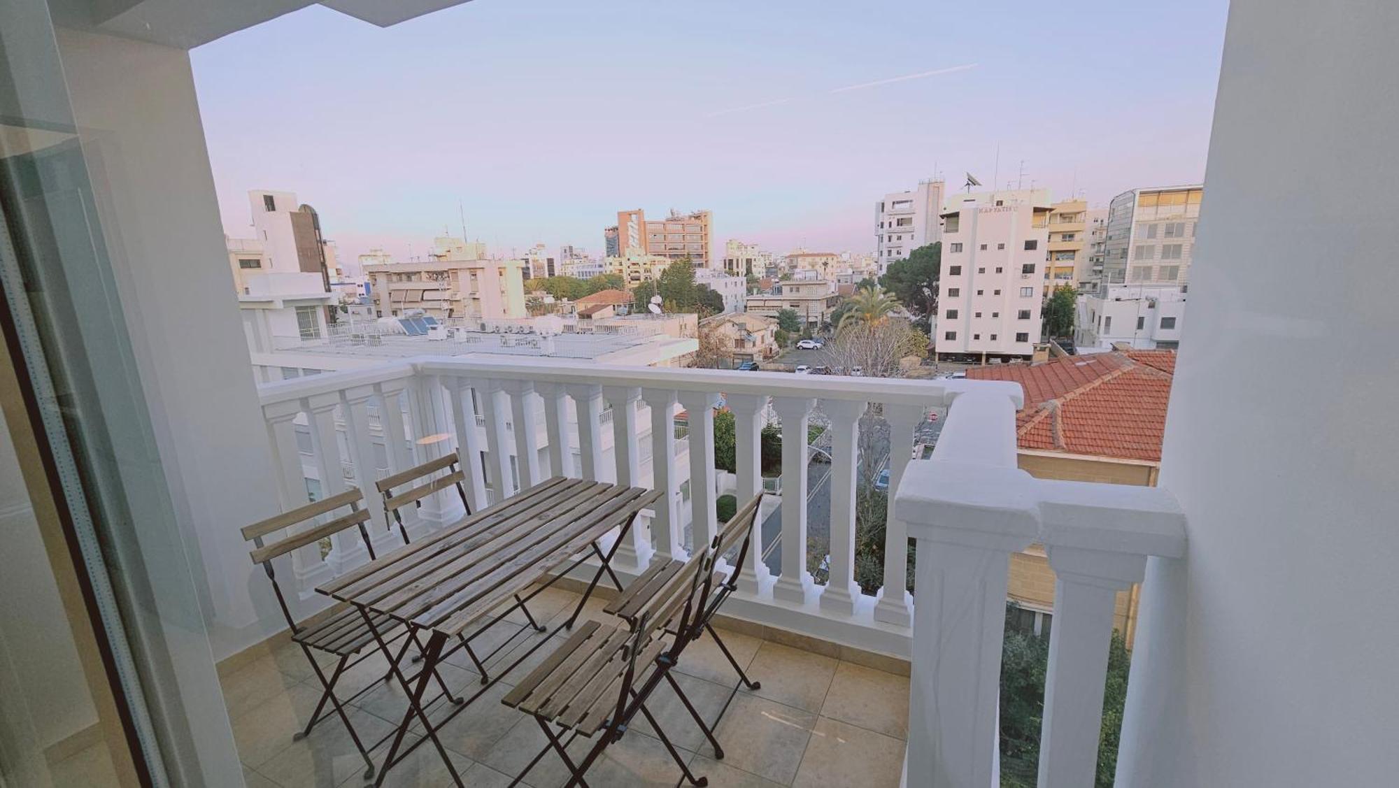 Stay Cosmo City Suites 니코시아 외부 사진